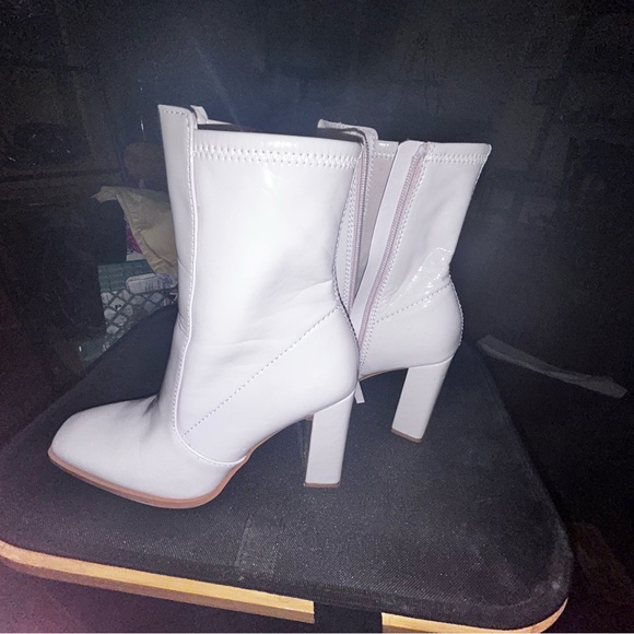 Aldo Chic White Heeled Boots - Picture 1 of 4